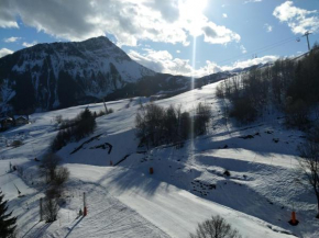 Corbier centre 32m2 Balcon Sud Vue Pistes 9e étage Vostok Classé Tourisme et Label Qualité Hébergement déco Savoie Villarembert